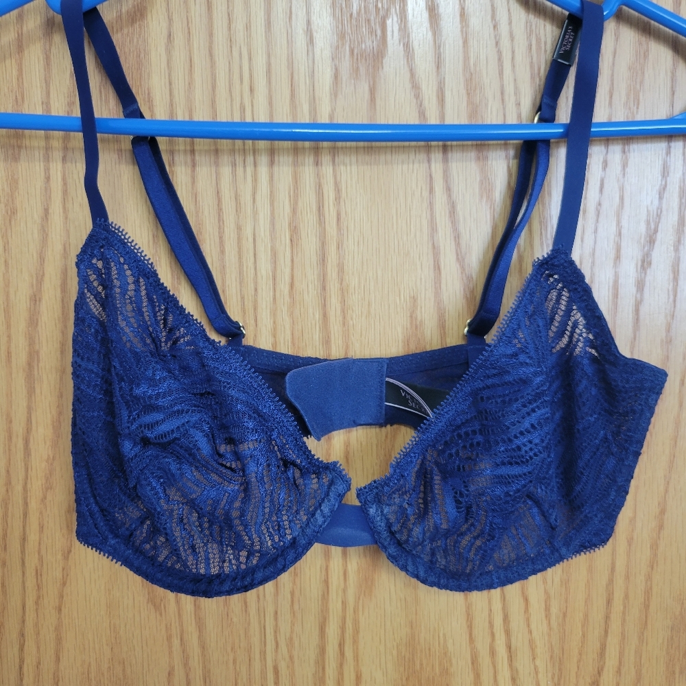 NWOT 32DD Victoria Secret Unlined Demi Lace Bra
